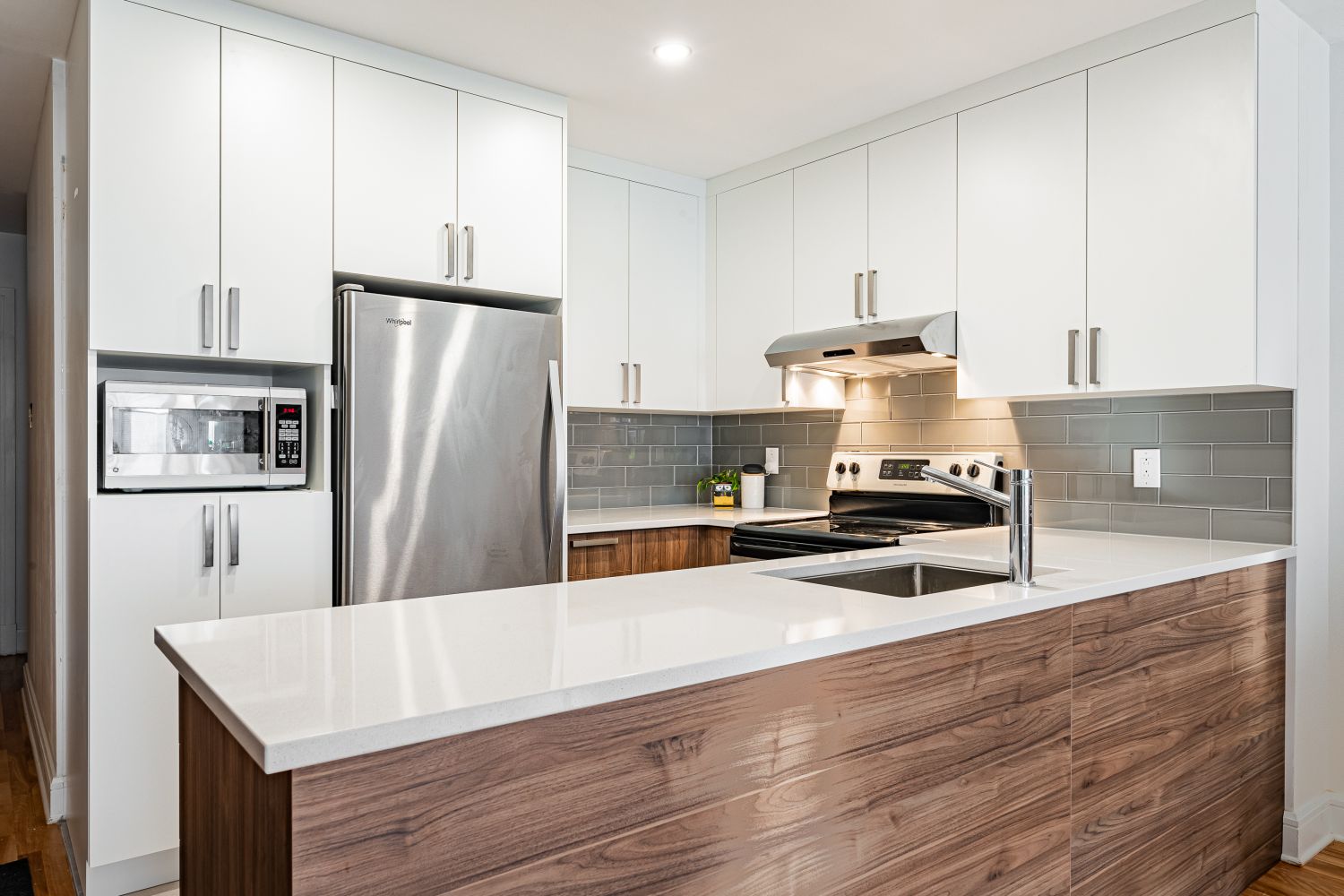 découvrez nos conseils et astuces pour la rénovation de votre cuisine : idées d’aménagement, choix des matériaux, budget et tendances pour transformer votre espace en une cuisine moderne et fonctionnelle.