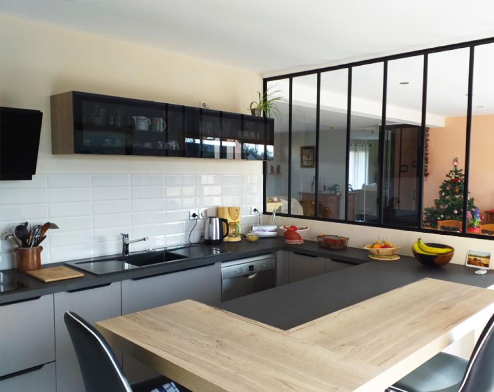 transformez votre espace culinaire avec notre service de rénovation de cuisine artisanale. bénéficiez d'un design sur mesure, de matériaux de qualité et d'un savoir-faire traditionnel pour une cuisine qui allie esthétique et fonctionnalité.