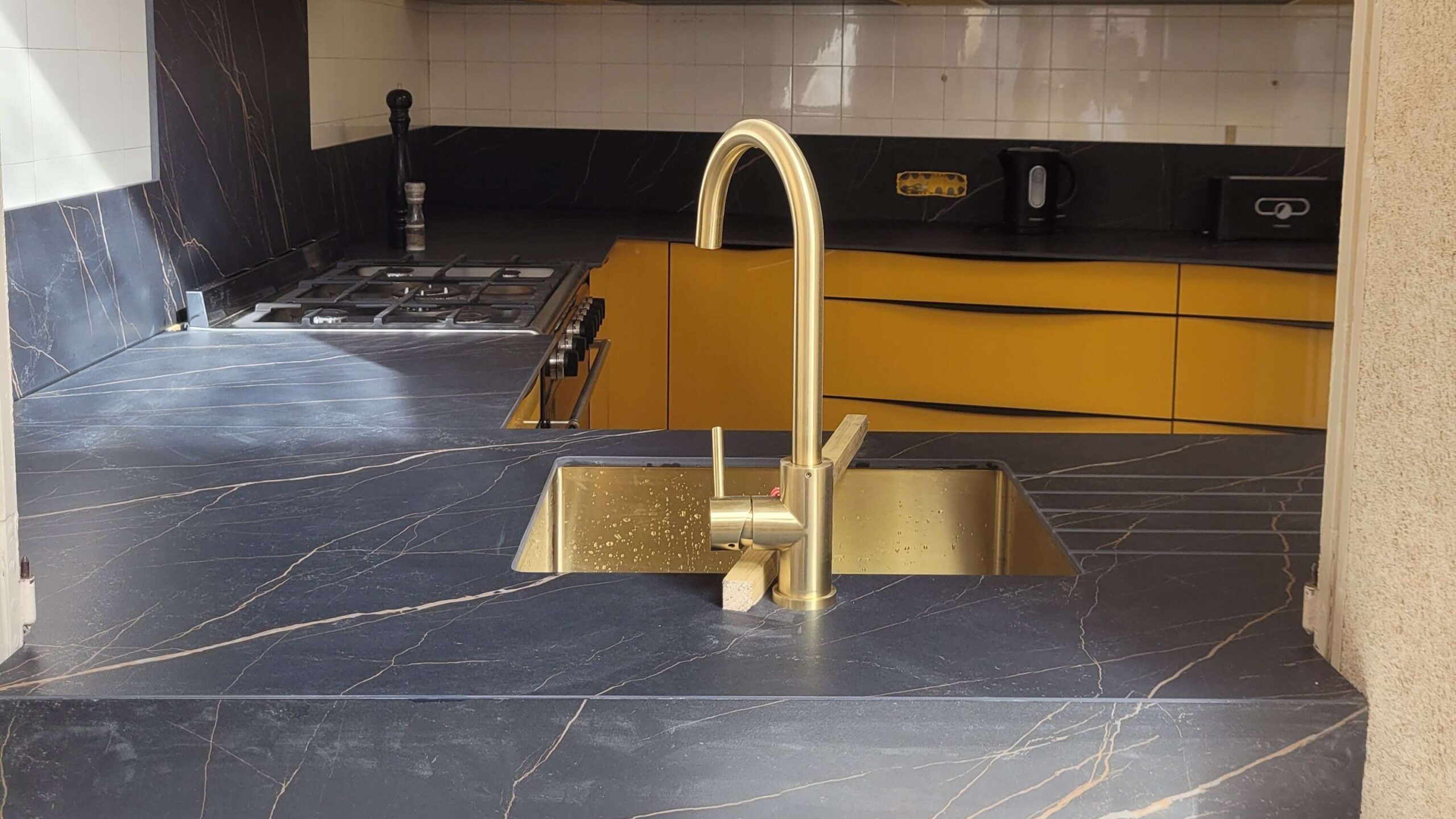 confiez la rénovation de votre cuisine à auvers-saint-georges à des experts qualifiés. nous transformons votre espace selon vos envies avec des solutions modernes et sur-mesure. demandez votre devis gratuit !