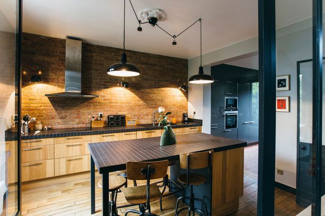 découvrez nos services de rénovation de cuisine à bois-colombes. transformez votre espace culinaire avec des designs modernes et fonctionnels tout en alliant qualité et esthétique. contactez-nous pour un devis personnalisé !