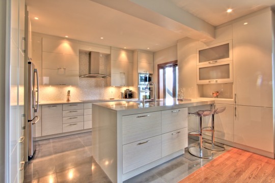 confiez la rénovation de votre cuisine à champigny à des professionnels qualifiés. modernisation, aménagement sur-mesure et accompagnement personnalisé pour un espace fonctionnel et esthétique.