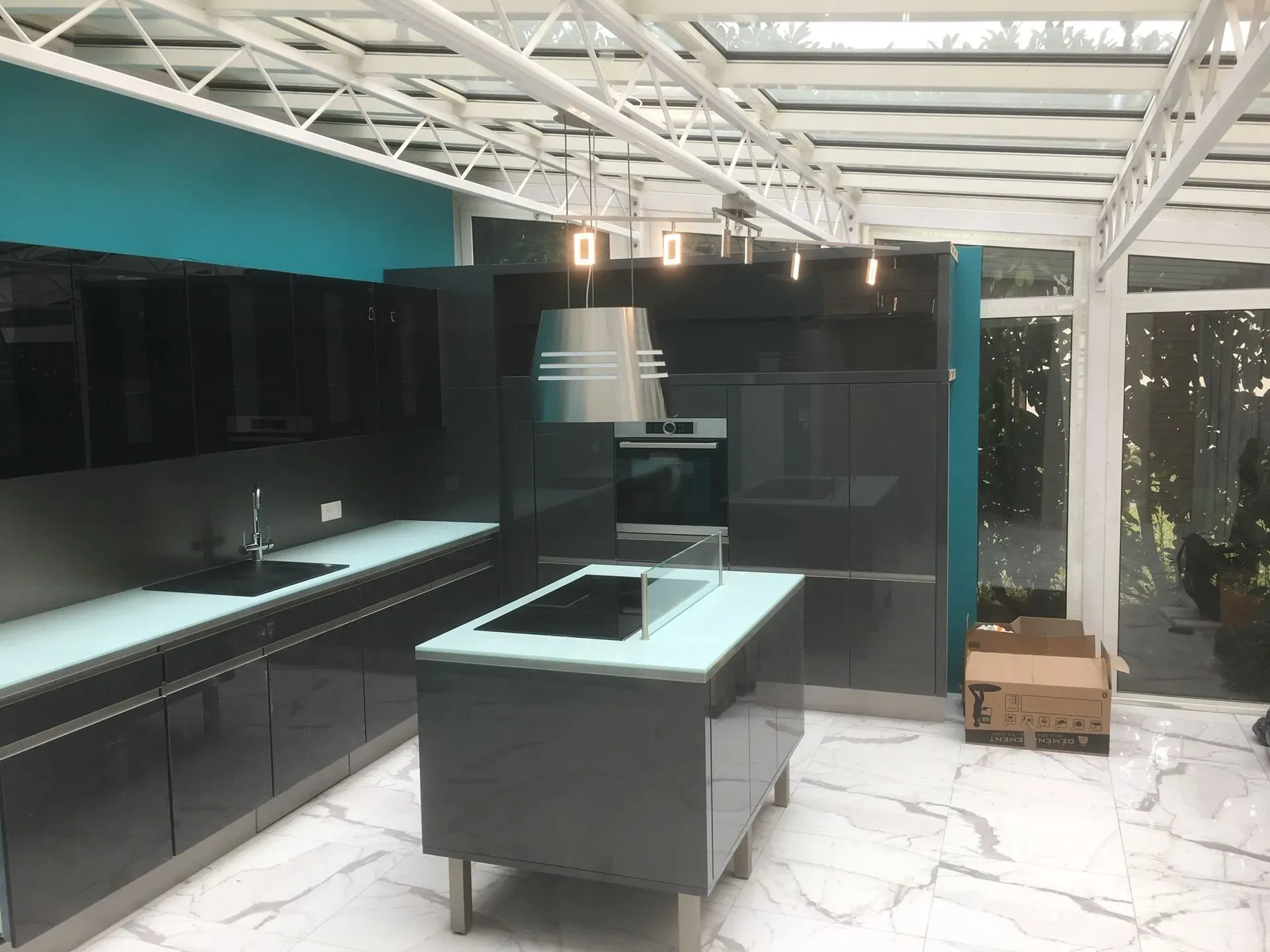 rénovation de cuisine à chaville en 2025 : design moderne, matériaux durables et finitions soignées. devis gratuit, accompagnement complet et délais respectés.