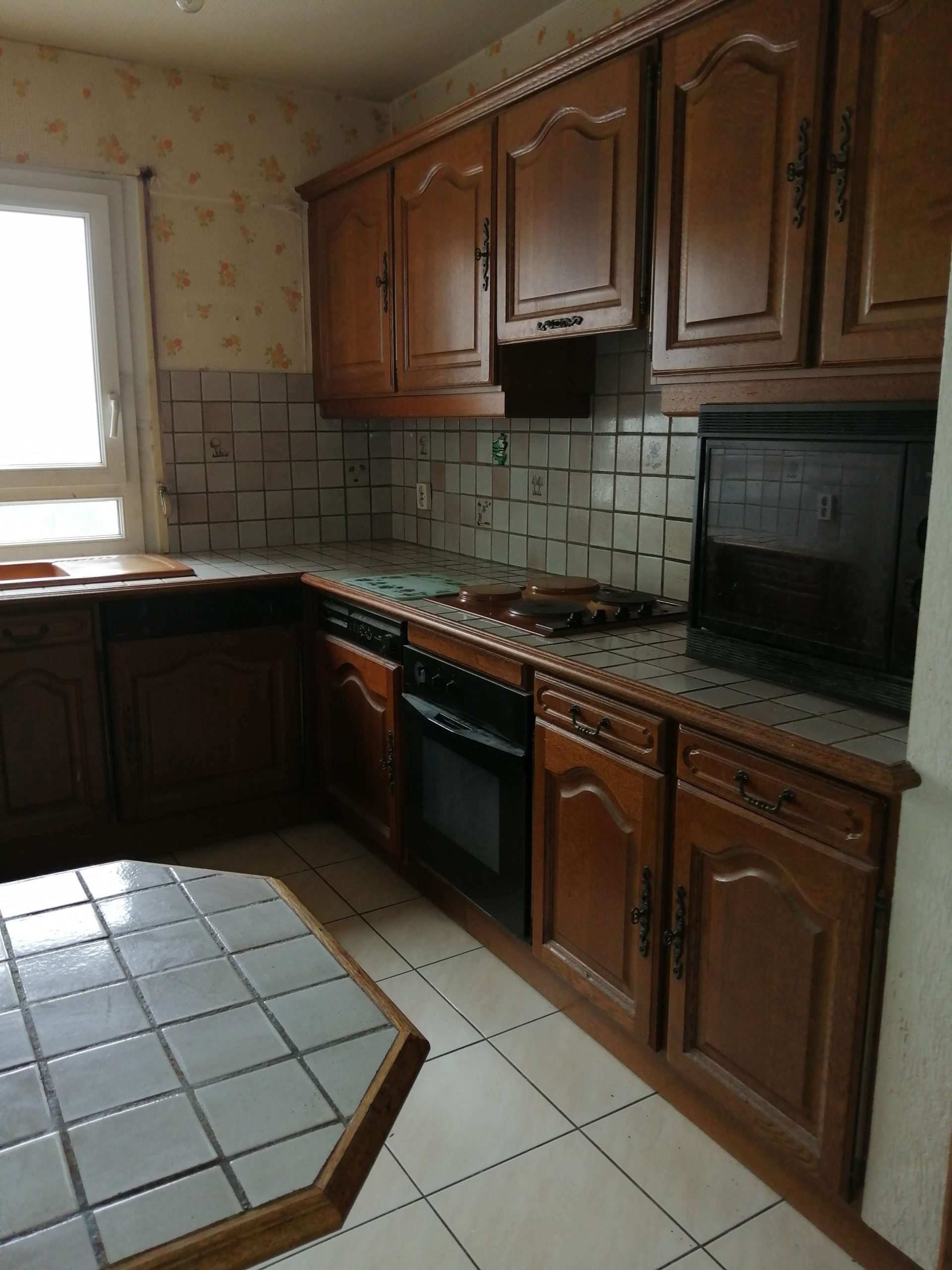 vous souhaitez rénover votre cuisine à issy-les-moulineaux ? profitez de nos services experts pour une rénovation sur-mesure, moderne et fonctionnelle. devis gratuit, matériaux de qualité et accompagnement personnalisé.