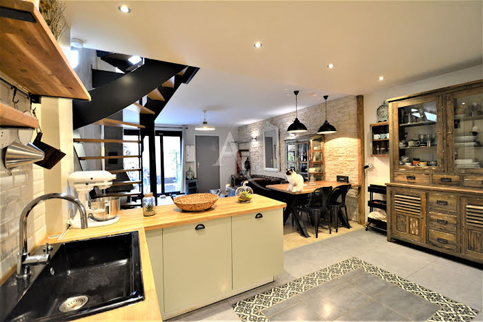 confiez la rénovation de votre cuisine au kremlin-bicêtre à des experts ! profitez d’un espace moderne, fonctionnel et sur-mesure grâce à des services professionnels adaptés à vos envies et votre budget.