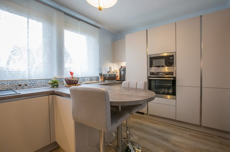 vous souhaitez rénover votre cuisine à lyon ? découvrez nos services de rénovation sur mesure, de la conception à la réalisation. obtenez un devis gratuit et profitez d'une cuisine moderne et fonctionnelle adaptée à vos besoins.