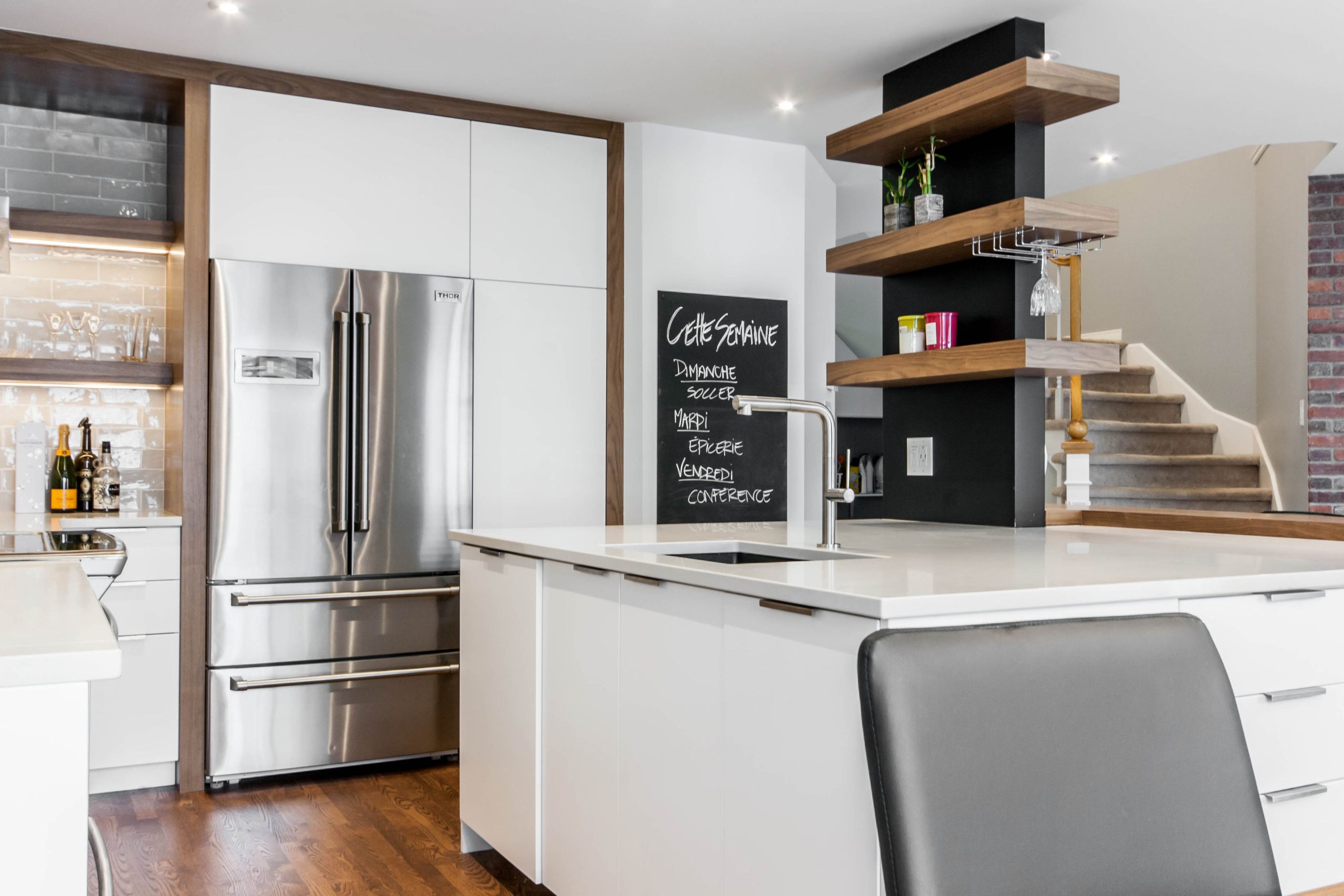 transformez votre intérieur avec une rénovation de cuisine moderne : idées tendances, conseils pratiques et inspirations pour créer un espace fonctionnel et élégant adapté à vos besoins.