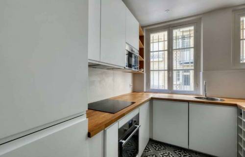 découvrez nos services de rénovation de cuisine à paris, alliant design moderne et fonctionnalité. transformez votre espace culinaire en un lieu élégant et chaleureux, adapté à vos besoins. contactez-nous pour un devis personnalisé.