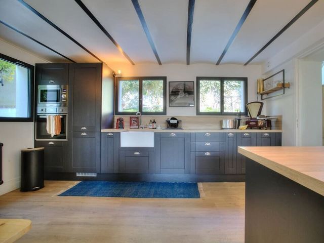 transformez votre cuisine à paris 16 avec nos services de rénovation sur mesure. offrez-vous un espace moderne et fonctionnel, adapté à vos besoins et à votre style de vie. contactez-nous pour un devis gratuit et laissez notre équipe d'experts donner vie à vos projets de cuisine.