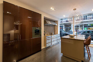 découvrez nos services de rénovation de cuisine à paris 75016, alliant modernité et fonctionnalité. transformez votre espace culinaire avec des designs sur mesure et des matériaux de qualité, pour une cuisine qui vous ressemble.