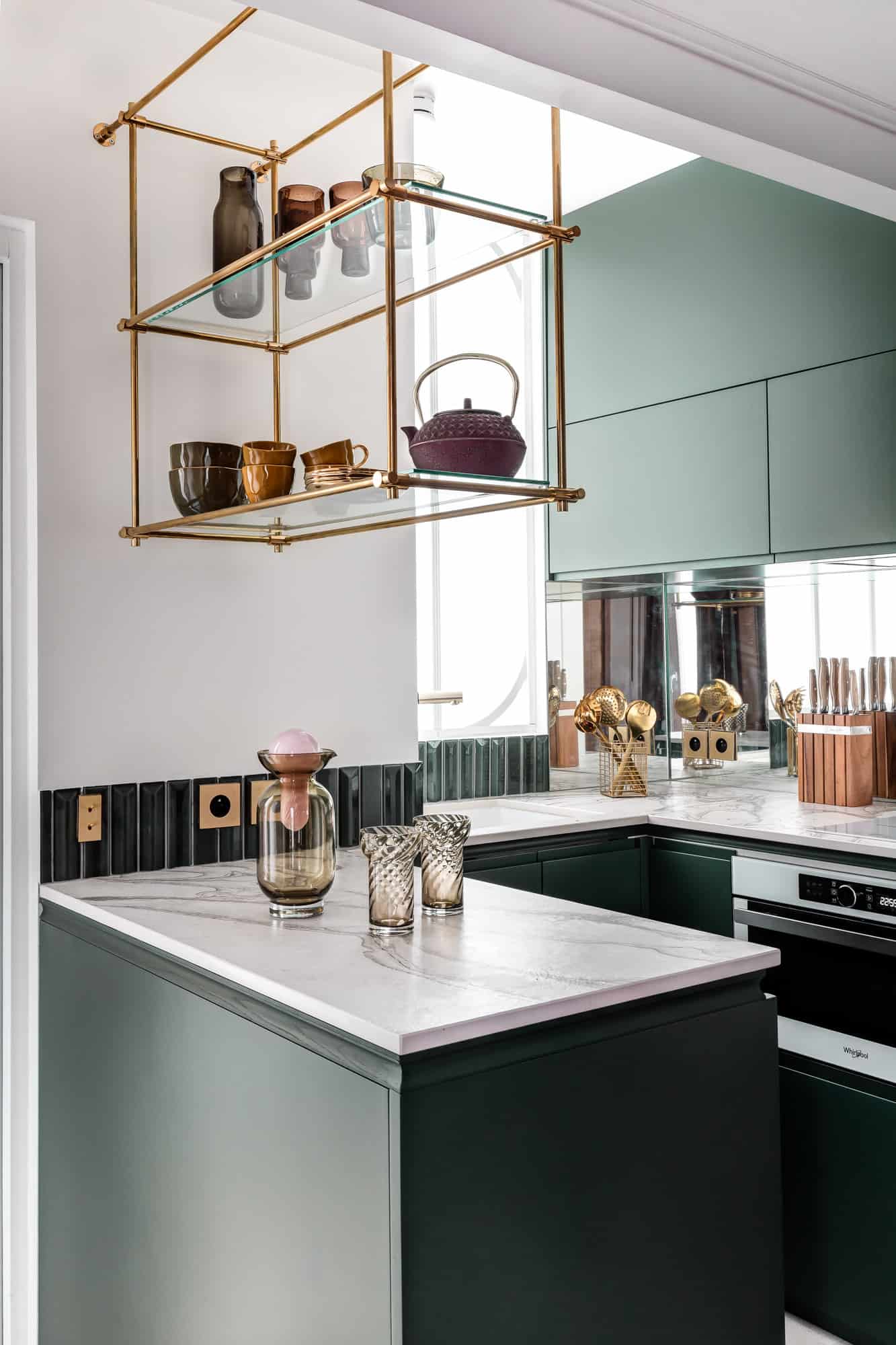 transformez votre cuisine à paris 75017 avec nos services de rénovation sur mesure. design moderne, matériaux de qualité et expertise locale pour un espace fonctionnel et esthétique. contactez-nous pour un devis gratuit !