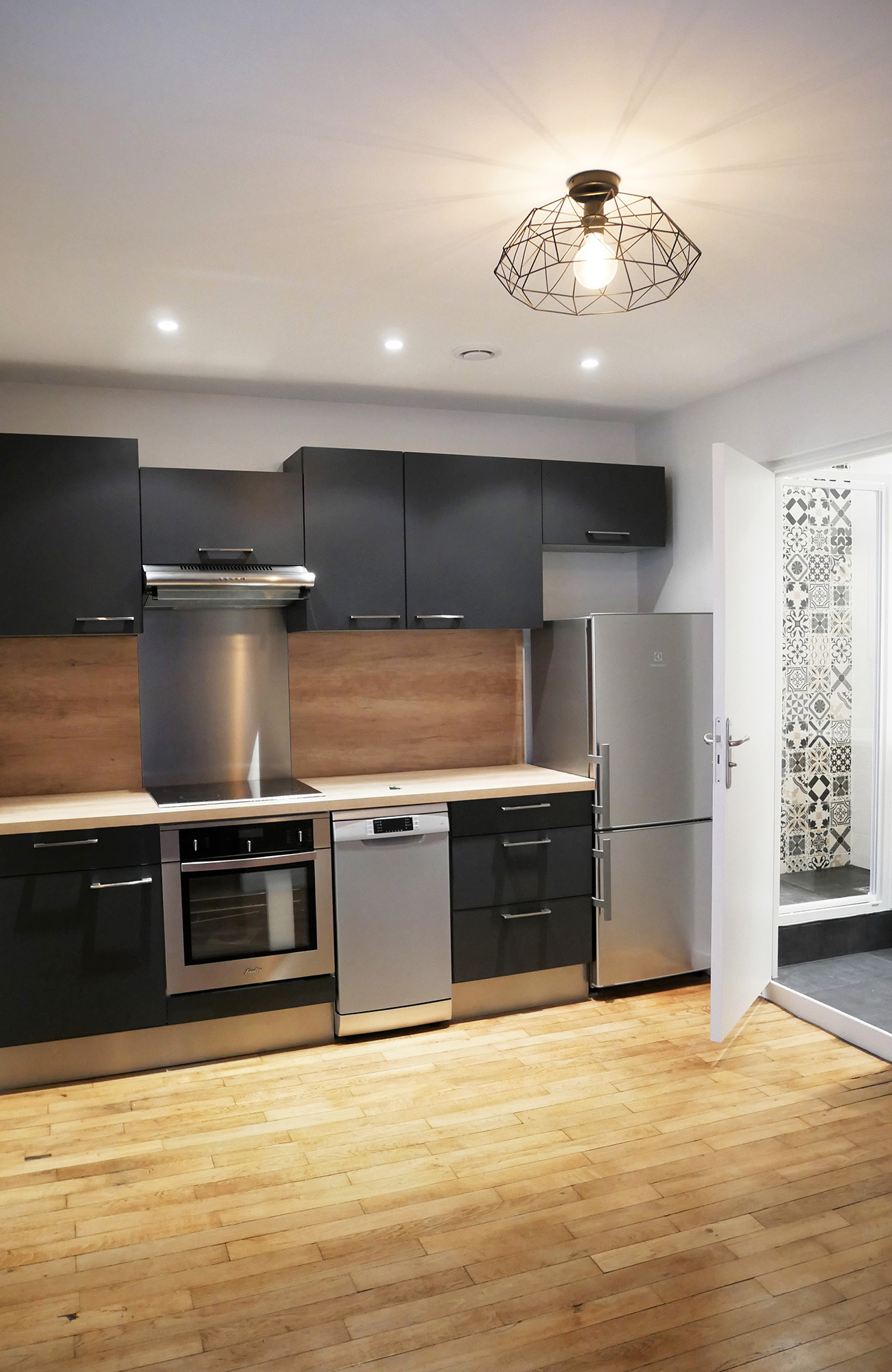 découvrez des services de rénovation de cuisine à paris 75018, alliant modernité et fonctionnalité. transformez votre espace culinaire avec des designs personnalisés et des matériaux de qualité. contactez-nous pour un devis gratuit et donnez vie à votre projet de rêve!