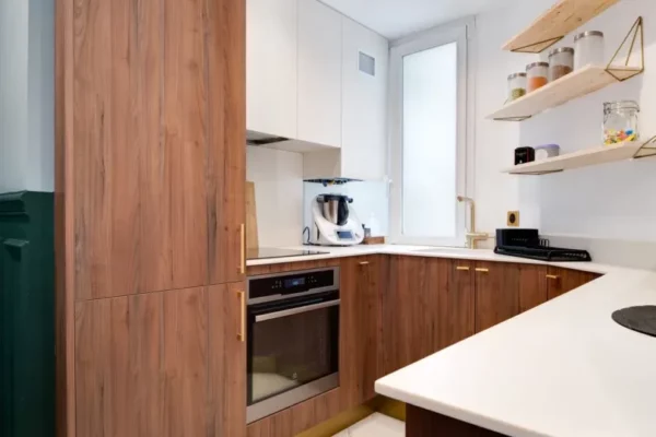 confiez la rénovation de votre cuisine à paris à des experts ! modernisez votre espace, optimisez l'agencement et profitez de conseils personnalisés pour un résultat sur-mesure. devis gratuit.