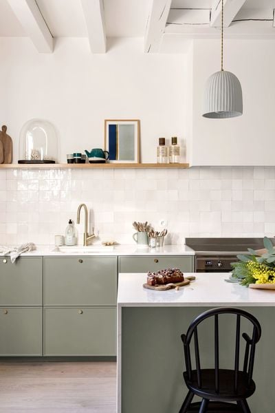 optez pour une rénovation de cuisine à périgny en 2025. donnez vie à vos idées avec des solutions modernes, sur mesure et adaptées à votre espace. devis gratuit et accompagnement personnalisé.