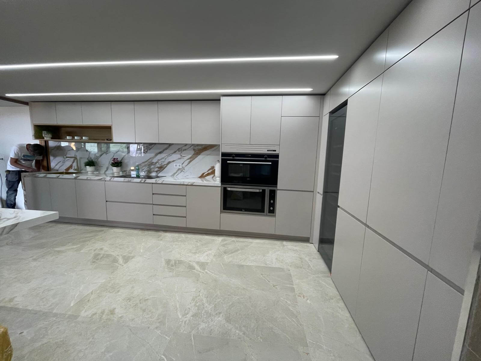 confiez la rénovation de votre cuisine à valenton à des professionnels qualifiés. modernisez et optimisez votre espace avec des solutions sur-mesure adaptées à vos besoins et à votre budget.