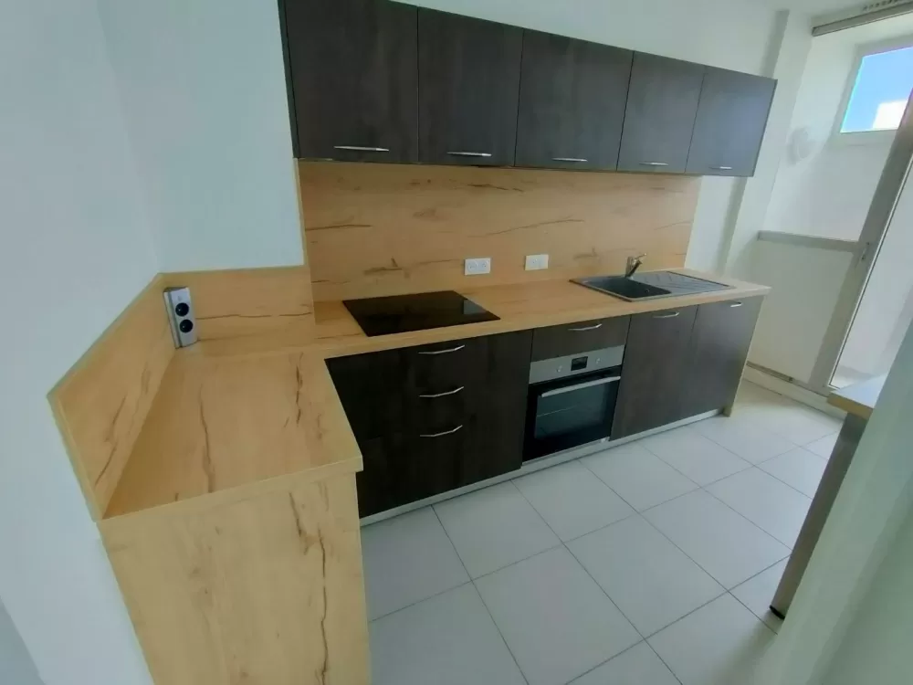 découvrez nos services de rénovation électrique pour votre cuisine, garantissant sécurité, modernité et efficacité énergétique. transformez votre espace culinaire avec des installations électriques de qualité et des conseils d'experts. faites de votre cuisine un lieu fonctionnel et design.