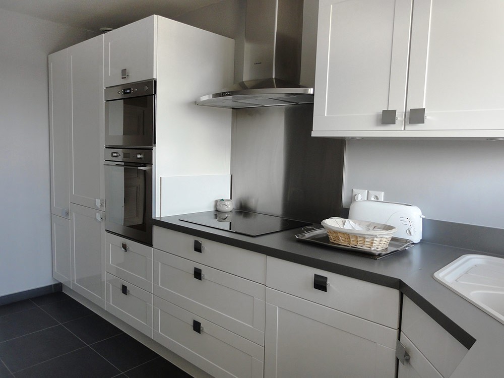 découvrez nos services de rénovation électrique pour votre cuisine à paris. notre équipe d'experts s'assure de mettre à jour vos installations tout en respectant les normes de sécurité. transformez votre cuisine avec des solutions adaptées à vos besoins et à votre style!