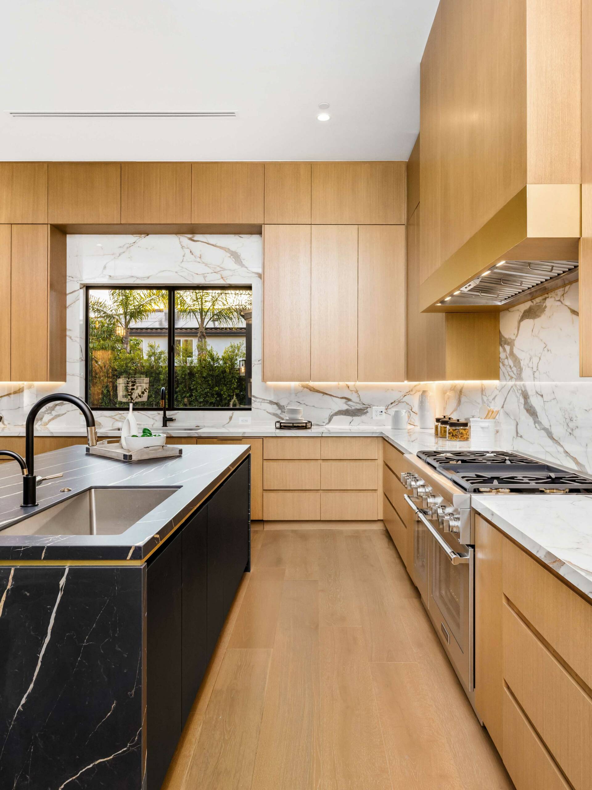 découvrez nos services de rénovation électrique pour votre cuisine à paris 75005. profitez d'une expertise professionnelle pour moderniser vos installations électriques tout en garantissant sécurité et esthétisme. contactez-nous pour un devis personnalisé !