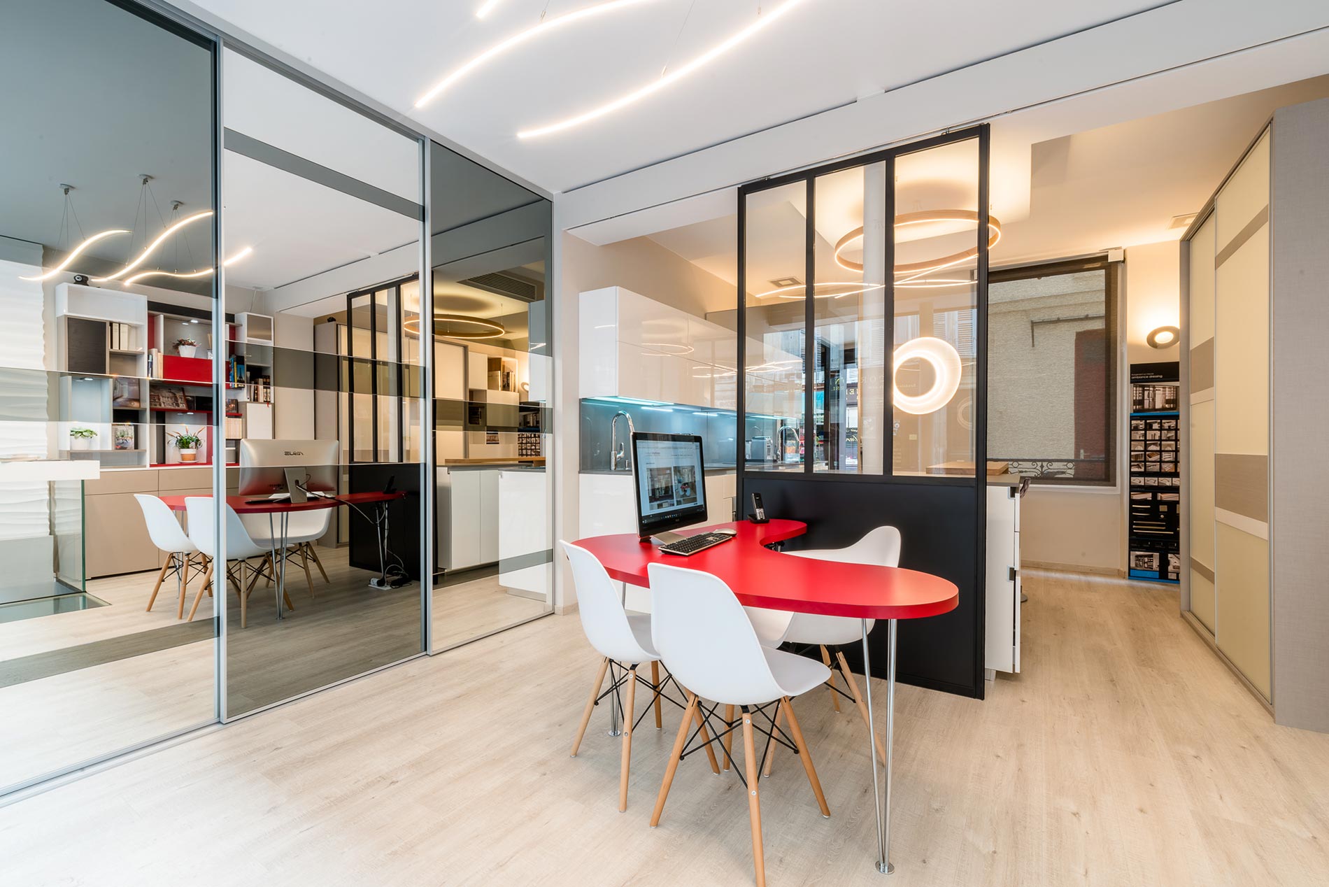 découvrez nos services de rénovation d'entreprise à paris 75008. transformez vos locaux avec notre expertise et créez un espace de travail moderne et fonctionnel. contactez-nous pour un devis personnalisé!