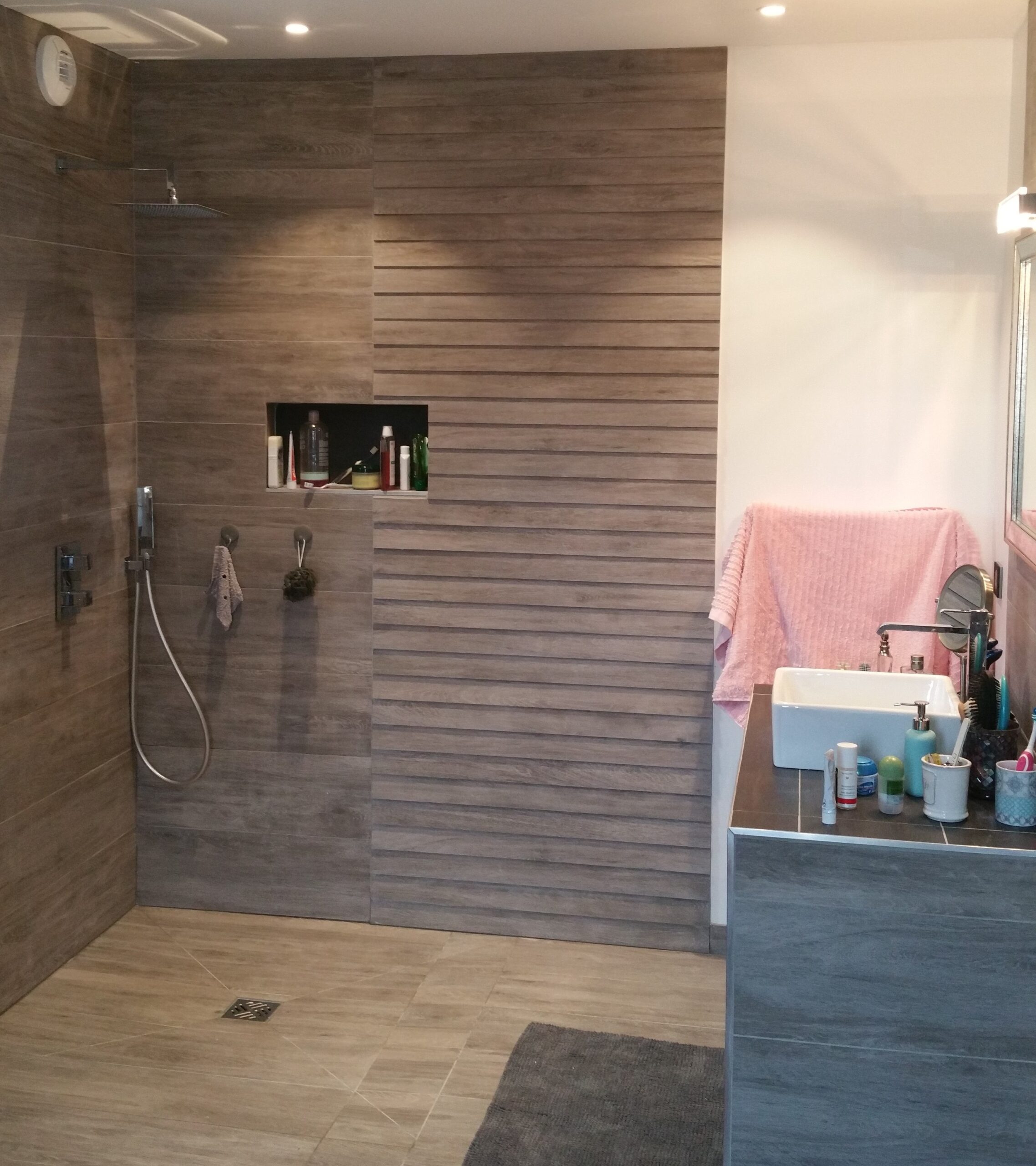 confiez votre rénovation intérieure à des experts : conseils, travaux sur-mesure, optimisation de votre espace et finitions de qualité pour un intérieur modernisé selon vos envies.