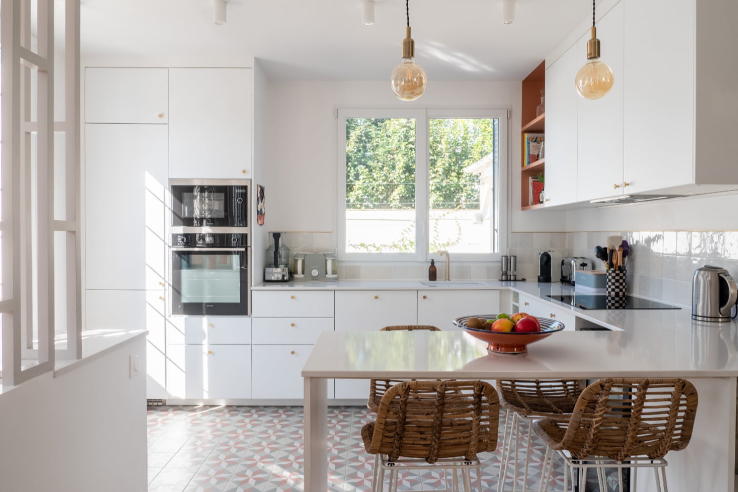 découvrez nos services de rénovation intérieure à bois-colombes, alliant esthétique et fonctionnalité. transformez votre espace de vie grâce à notre expertise en aménagement et décoration. contactez-nous pour un devis personnalisé.