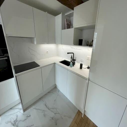 découvrez nos services de rénovation intérieure à paris, alliant modernité et confort. transformez votre espace de vie avec des solutions sur mesure, des matériaux de qualité et un savoir-faire d'exception.