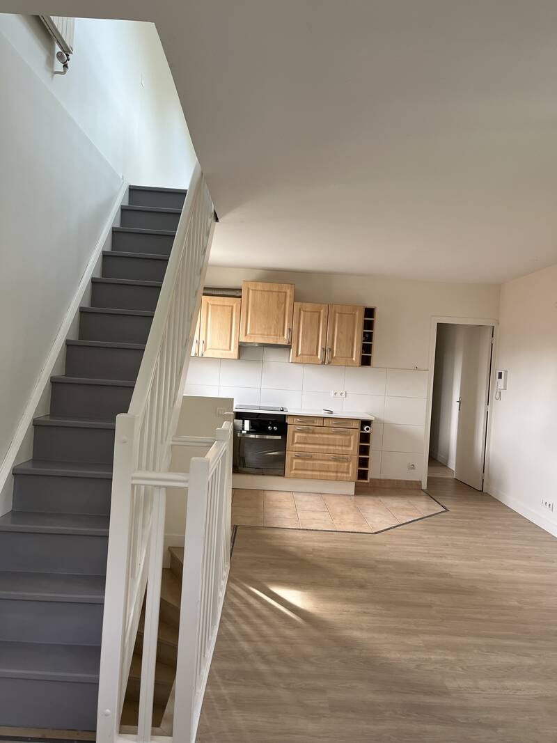 découvrez nos services de rénovation de loft à meudon. transformez votre espace en un lieu moderne et inspirant grâce à notre expertise en design et aménagement intérieur. contactez-nous pour un devis personnalisé!