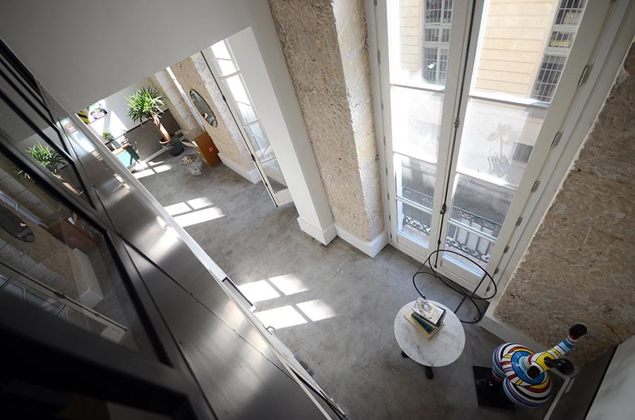 découvrez nos services de rénovation de loft à paris, transformant des espaces uniques en véritables havres de paix. profitez d'un design moderne et fonctionnel, alliant confort et esthétique. contactez-nous pour réaliser vos rêves d'aménagement !