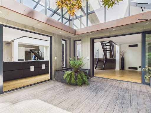 découvrez nos services de rénovation de loft à paris 75010, alliant design moderne et confort. transformez votre espace en un lieu unique qui reflète votre personnalité et vos besoins.