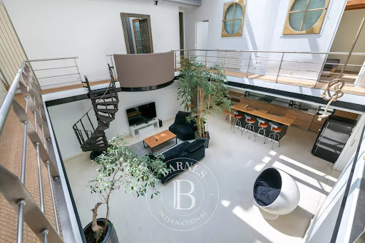 transformez votre espace avec notre service de rénovation de loft à paris 75011. alliez modernité et charme industriel pour créer un intérieur unique qui reflète votre style. contactez-nous pour un projet sur mesure !