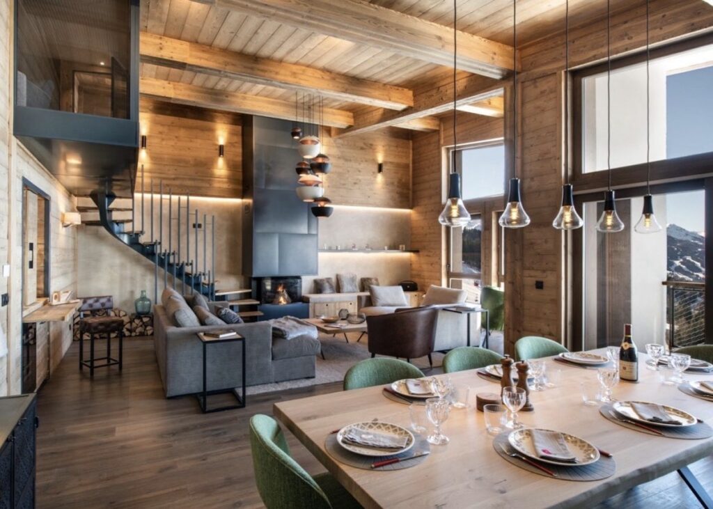 confiez votre projet de rénovation luxe à des experts : design sur-mesure, matériaux haut de gamme et finitions exceptionnelles pour transformer votre intérieur en un espace élégant et raffiné.