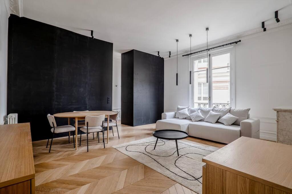 confiez votre rénovation de luxe à paris en 2025 à des experts. design haut de gamme, matériaux d’exception et accompagnement personnalisé pour sublimer votre intérieur.