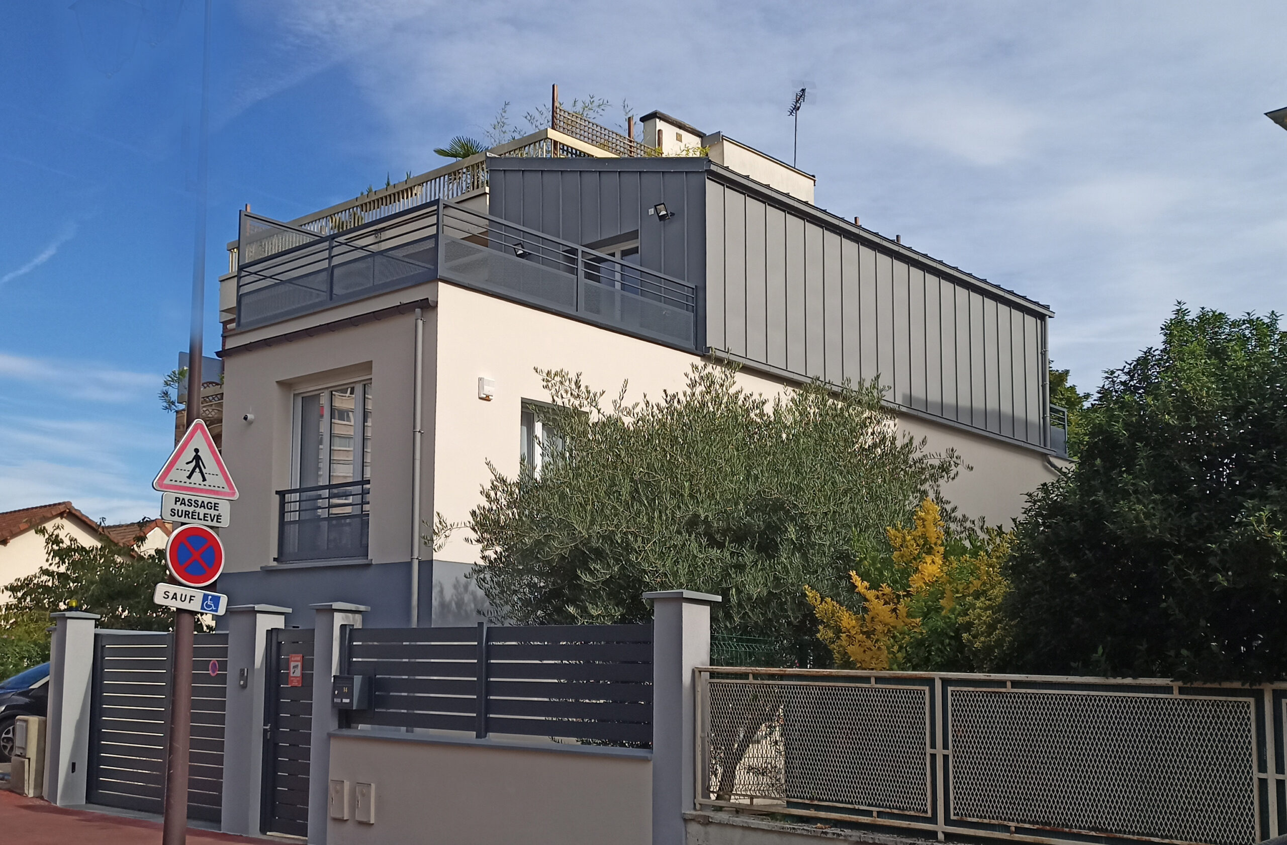 découvrez nos services de rénovation de maison à antony. transformez votre espace de vie avec des solutions personnalisées, de la modernisation de votre intérieur à l'amélioration de l'extérieur. contactez-nous pour un devis gratuit et donnez vie à vos projets !