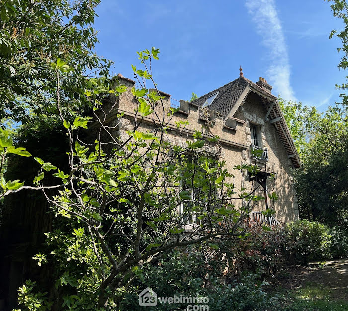 vous souhaitez rénover votre maison à bagneux ? découvrez nos services de rénovation sur mesure pour transformer votre espace de vie. que ce soit pour une amélioration esthétique ou des travaux de confort, notre équipe d'experts est là pour vous accompagner à chaque étape de votre projet.