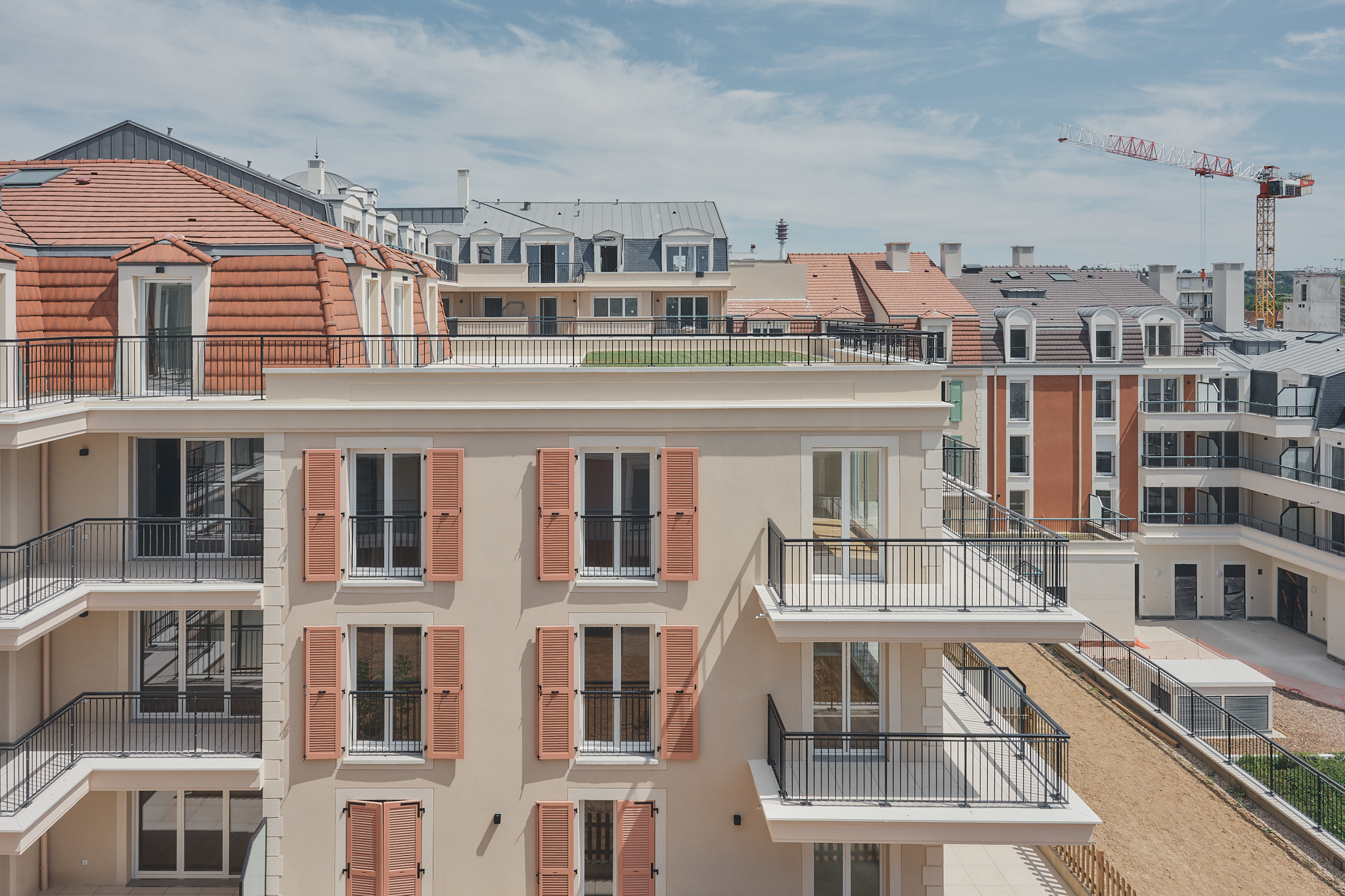 transformez votre maison à champigny grâce à nos services de rénovation sur mesure. que ce soit pour moderniser votre intérieur, rénover votre cuisine ou agrandir votre espace de vie, notre équipe d'experts s'engage à réaliser vos projets avec qualité et professionnalisme.