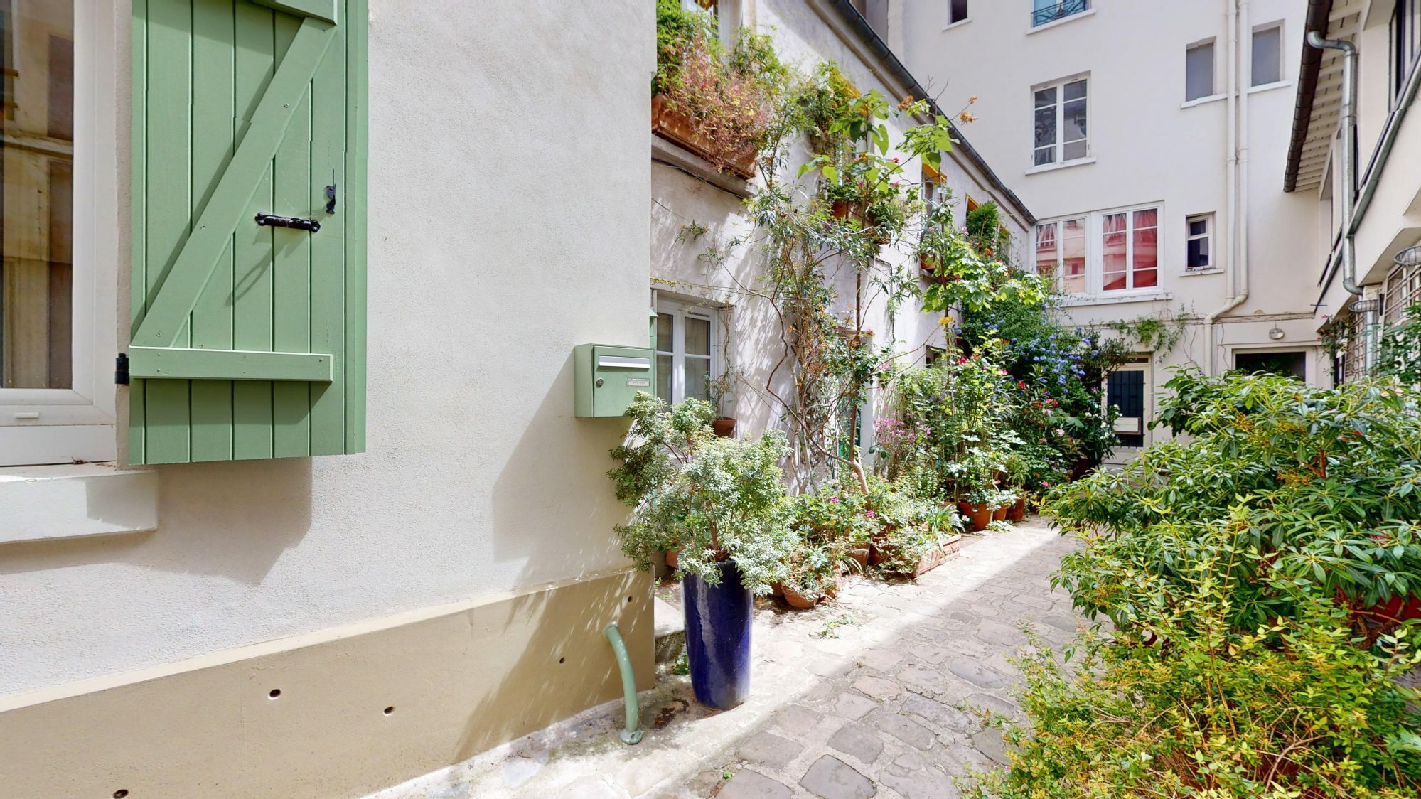 découvrez nos services de rénovation de maison à paris 75014. en 2025, transformez votre espace de vie avec nos experts en rénovation, qui allient innovation et savoir-faire pour un résultat à la hauteur de vos attentes.