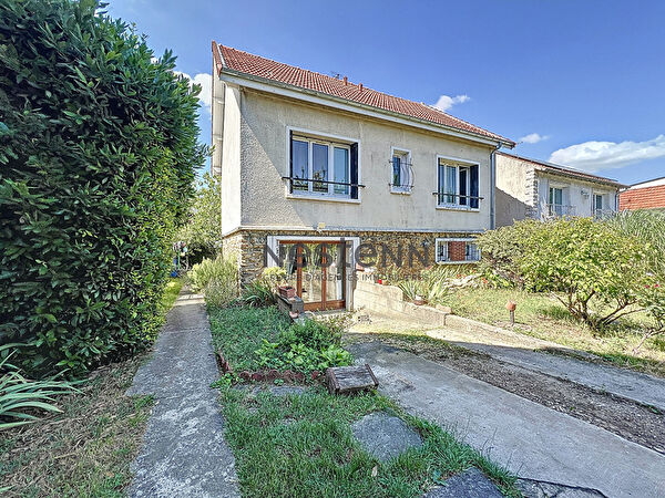 transformez votre maison à valenton avec notre service de rénovation expert. offrez un nouveau souffle à votre espace de vie, alliant modernité et confort. contactez-nous pour une consultation personnalisée !