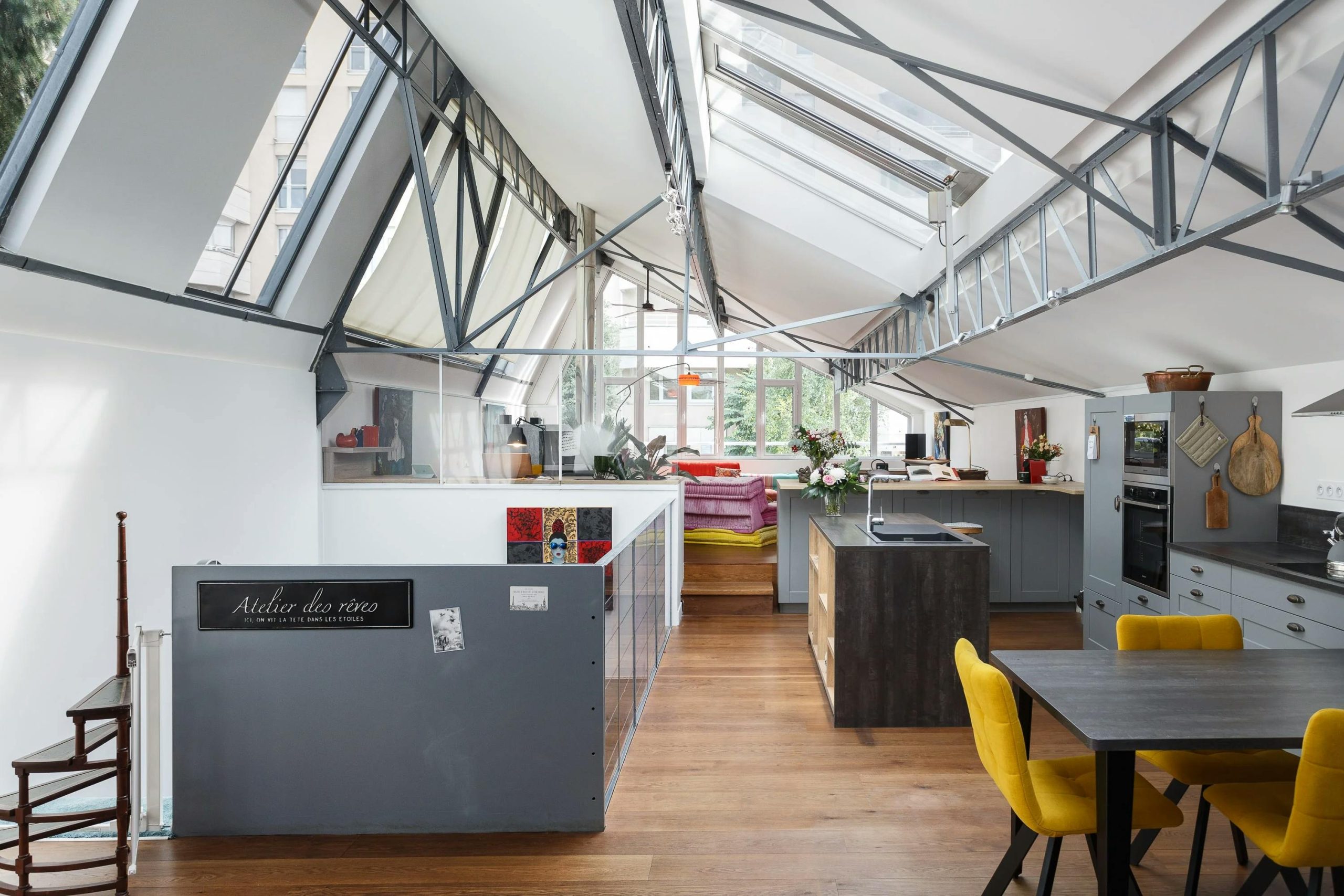 découvrez nos services de rénovation de maison à vanves pour transformer votre espace de vie selon vos envies. que ce soit pour une modernisation, une extension ou un aménagement, notre équipe d'experts est à votre écoute pour réaliser vos projets avec qualité et efficacité.