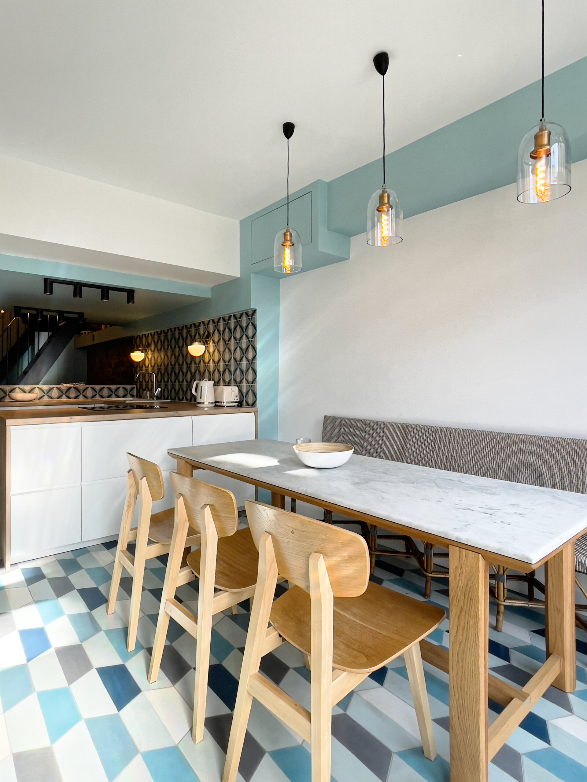 découvrez nos services de rénovation de meubles de cuisine à paris 75018. transformez votre espace culinaire avec des designs modernes et personnalisés, tout en préservant l'authenticité de vos meubles. contactez-nous pour un devis gratuit !