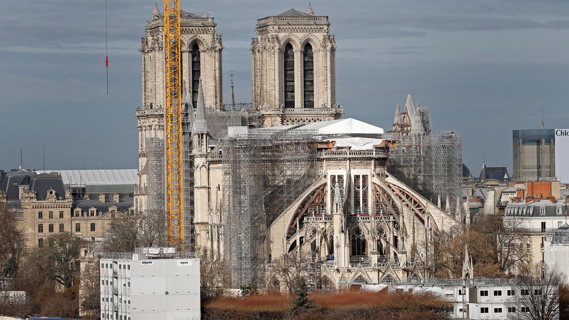 découvrez l'avancement des travaux de rénovation de notre-dame, prévus pour 2025. informations sur le chantier, les étapes clés et le retour de ce monument historique emblématique à paris.