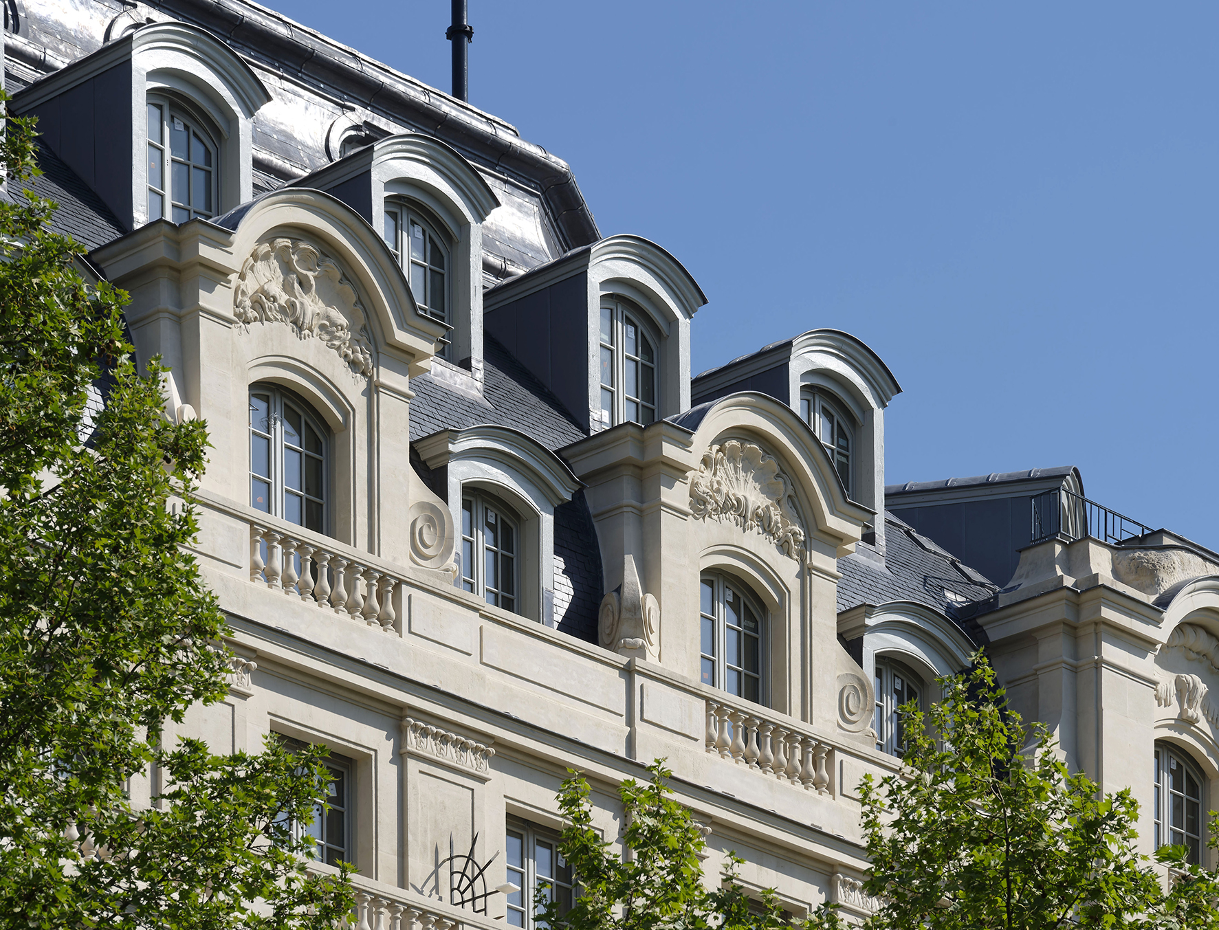 découvrez nos services de rénovation à paris 12 pour transformer votre espace en un lieu de vie moderne et fonctionnel. que ce soit pour des travaux de rénovation intérieure, la mise à jour de votre cuisine ou de votre salle de bain, notre équipe d'experts vous accompagne à chaque étape de votre projet.