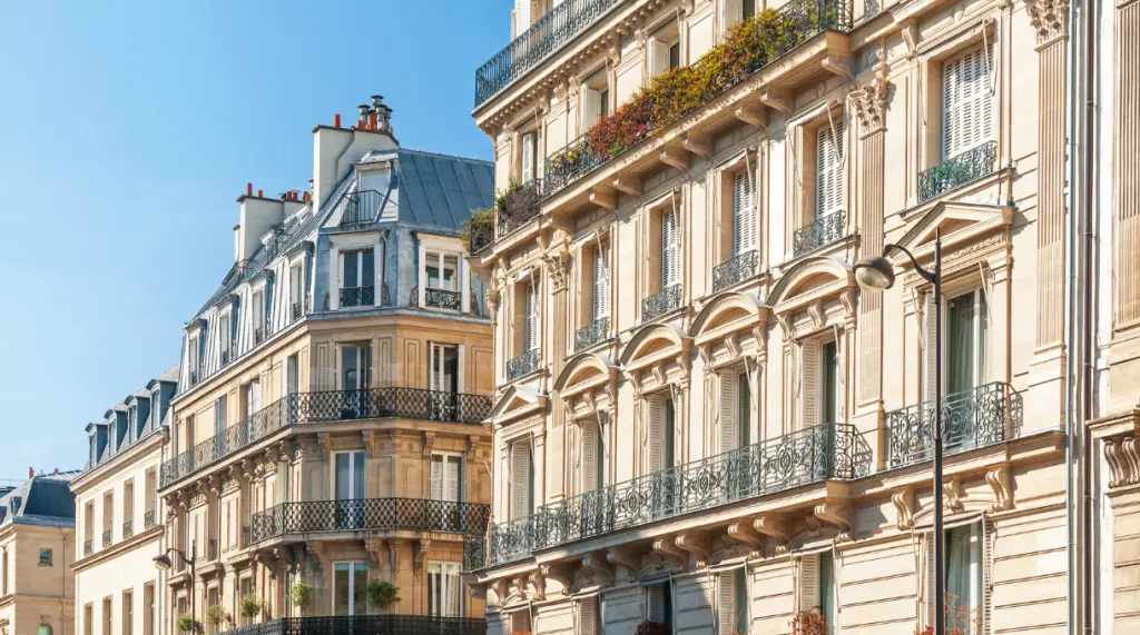 découvrez nos services de rénovation à paris : transformations complètes d'appartements et maisons, conseils personnalisés, artisans qualifiés et devis gratuit. donnez vie à vos projets de rénovation dans la capitale !