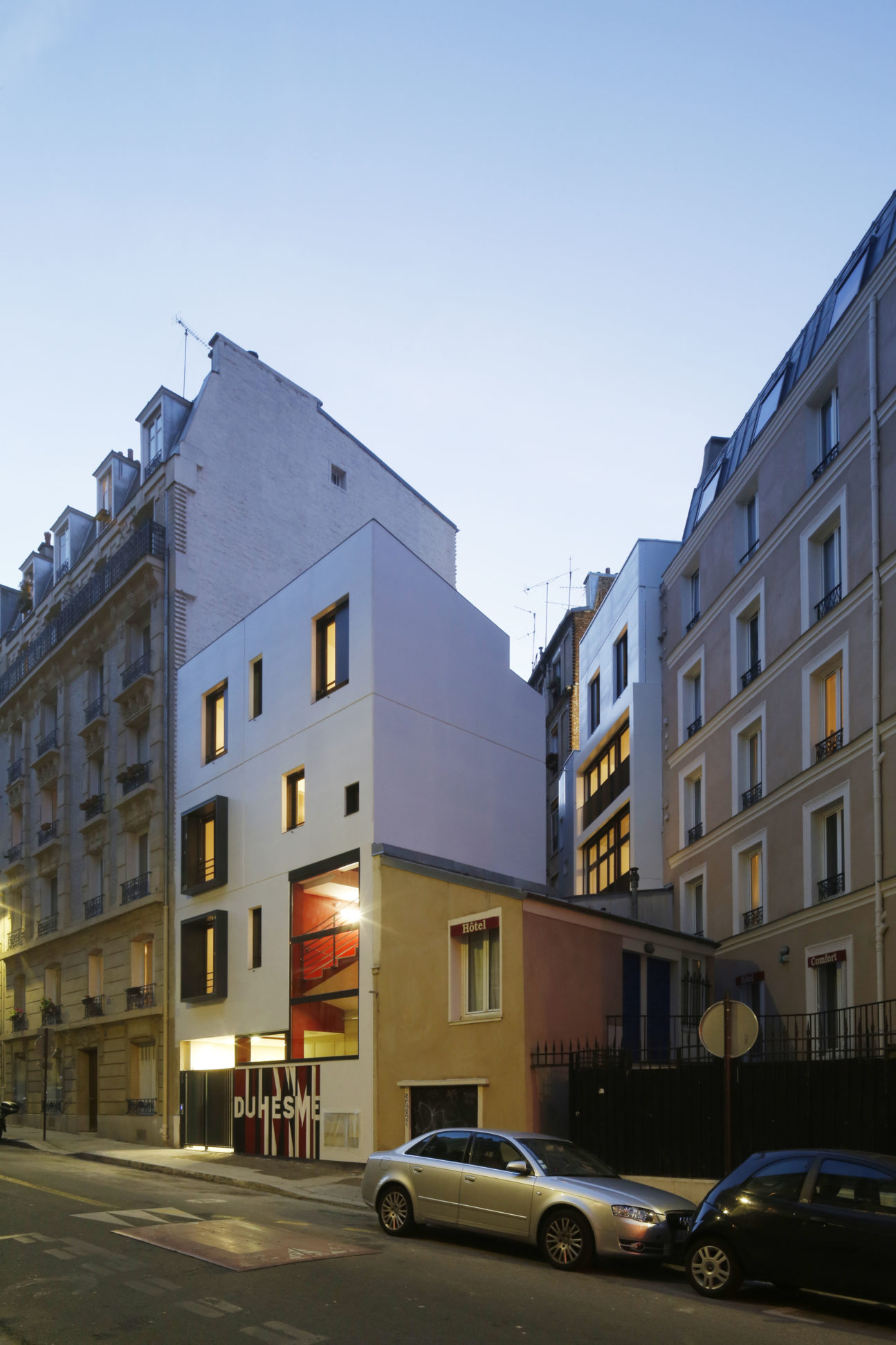 découvrez notre service de rénovation à paris 8, alliant expertise et créativité pour transformer votre espace en un lieu moderne et fonctionnel. contactez-nous pour un devis personnalisé et laissez-nous donner vie à vos projets !