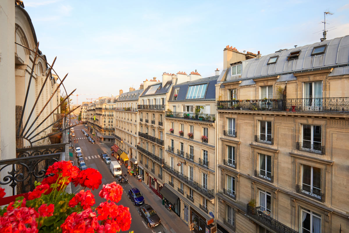 découvrez nos services de rénovation à paris, alliant expertise et savoir-faire pour transformer votre espace. que ce soit pour une remise à neuf ou des améliorations spécifiques, notre équipe s'engage à vous fournir des solutions sur mesure, alliant esthétique et confort.