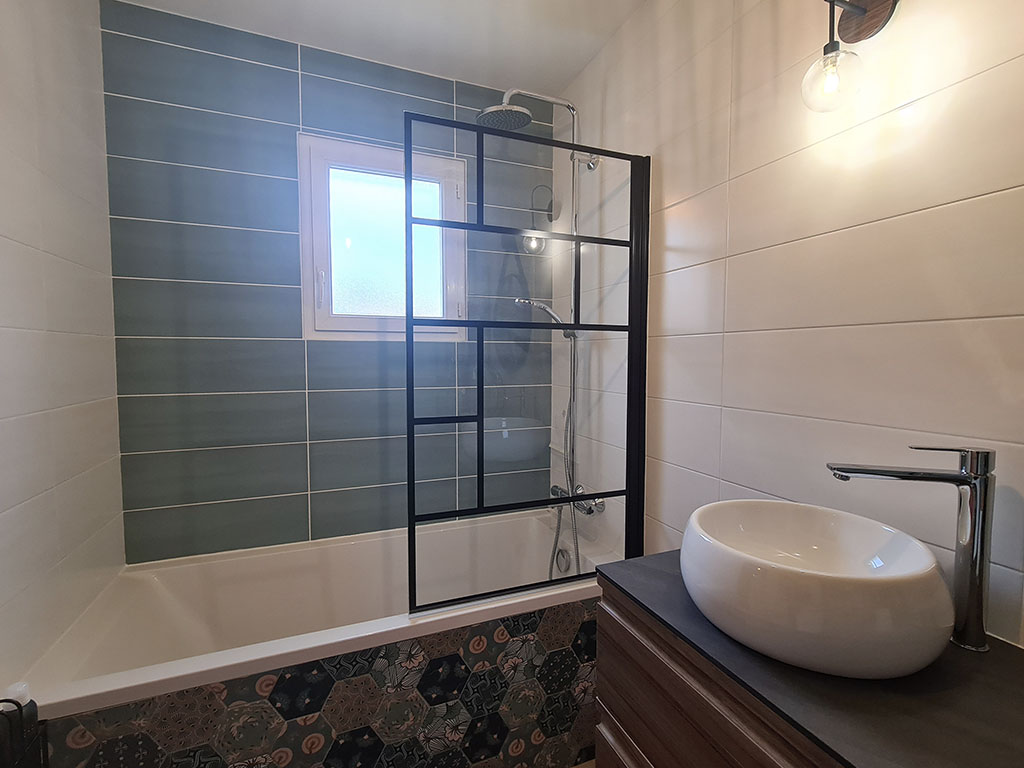 envie de rénover votre salle de bains à armentières-en-brie ? découvrez nos solutions sur-mesure pour une salle de bains moderne et fonctionnelle en 2025. devis gratuit et accompagnement personnalisé !