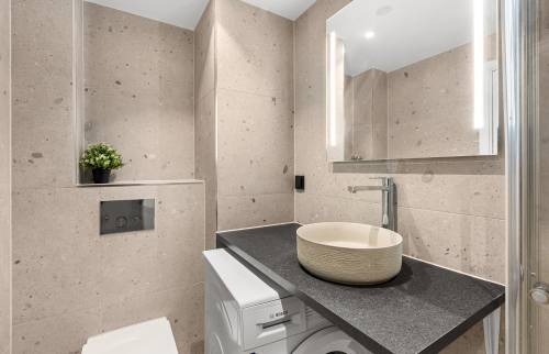 confiez la rénovation de votre salle de bains à bailly-romainvilliers en 2025 à des experts. modernisez et optimisez votre espace avec des solutions sur-mesure. devis gratuit et accompagnement personnalisé.