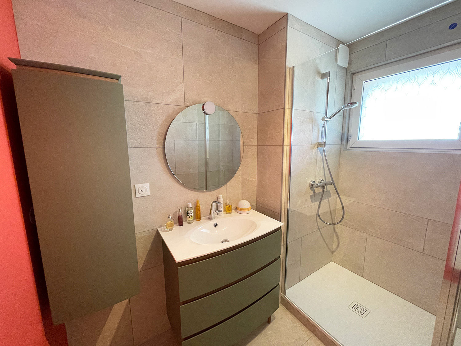 confiez la rénovation de votre salle de bains à bailly à des experts. conseils personnalisés, matériaux de qualité et résultat sur-mesure pour moderniser votre espace de bien-être.