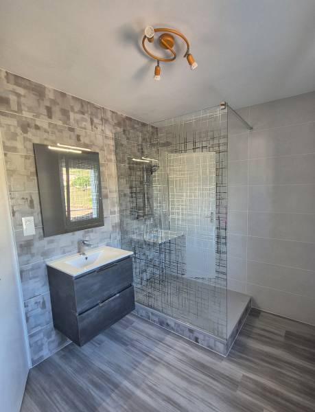 confiez la rénovation de votre salle de bains à bourdonné à des professionnels qualifiés. modernisation, agencement sur-mesure et solutions adaptées à vos besoins. demandez votre devis gratuit !