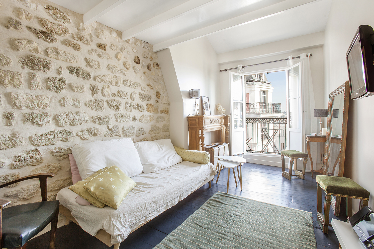 découvrez nos conseils et astuces pour réussir la rénovation de votre studio : idées d’aménagement, optimisation de l’espace, choix des matériaux et budget. transformez votre studio en un espace fonctionnel et stylé.