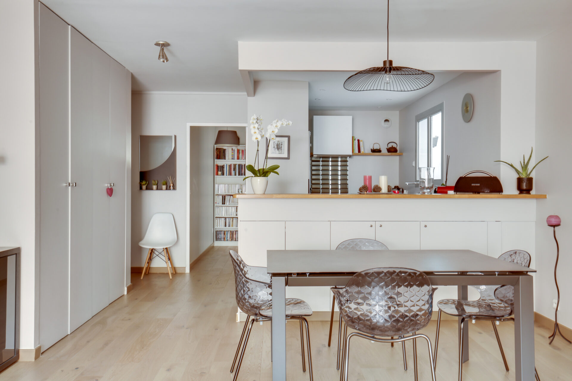 transformez votre espace avec notre service de rénovation de studio à courbevoie. profitez d'une expertise locale pour moderniser et optimiser votre intérieur selon vos goûts et besoins. contactez-nous pour un devis personnalisé et donnez vie à vos projets de rénovation.