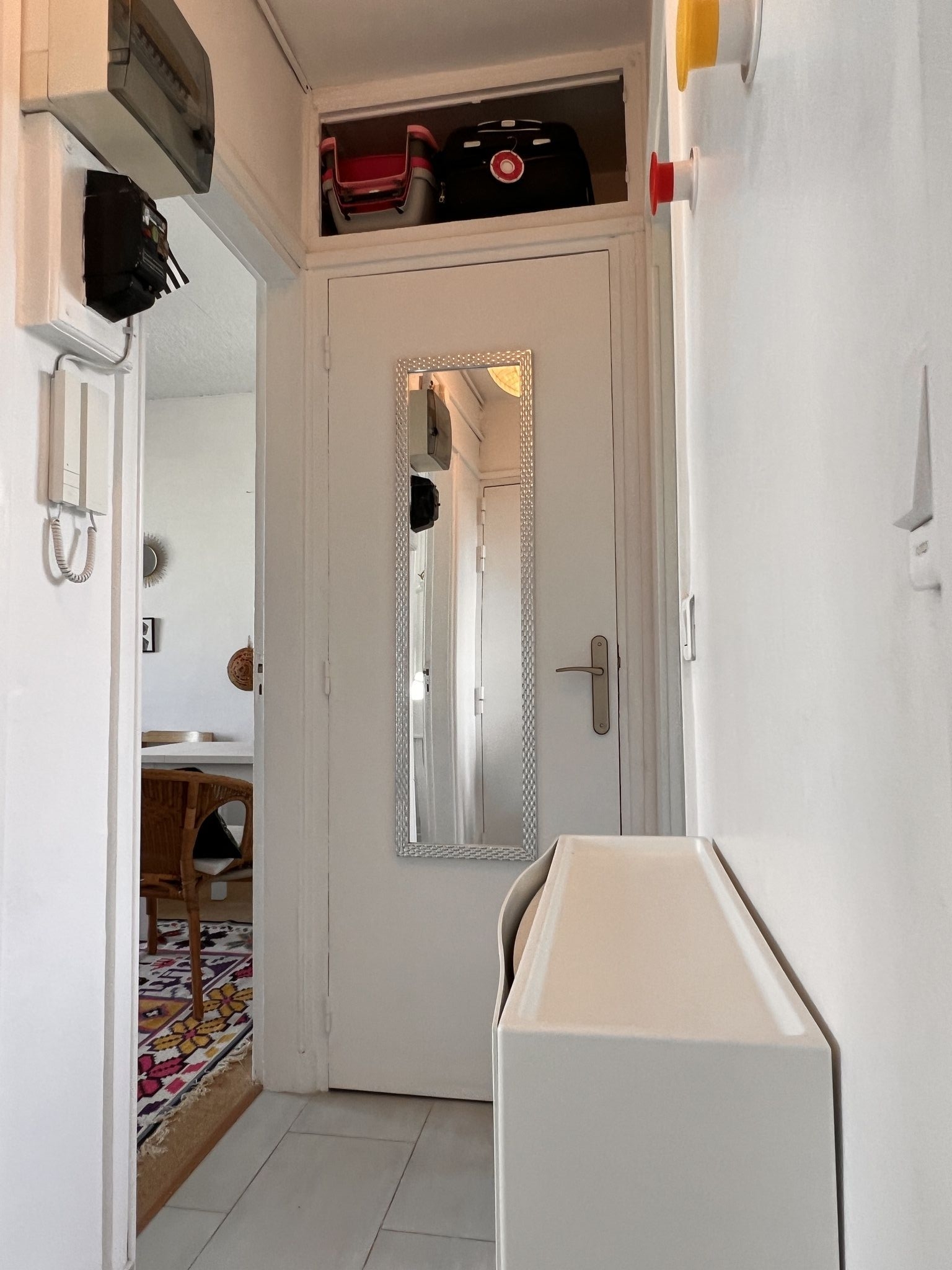 découvrez nos services de rénovation de studio au kremlin-bicetre. transformez votre espace de vie avec des solutions sur mesure, alliant modernité et confort. contactez-nous pour un devis personnalisé.